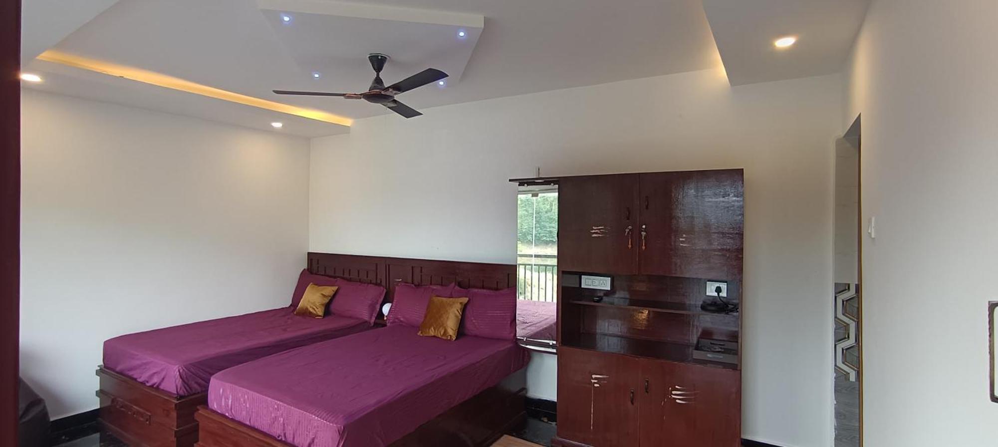 Glasshouse Retreat By The Jungle Stay Groups Valparai Exterior photo