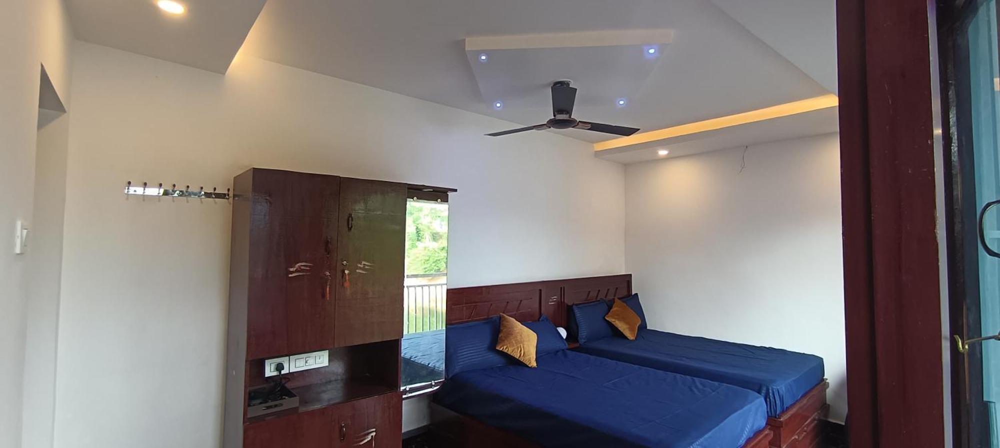 Glasshouse Retreat By The Jungle Stay Groups Valparai Exterior photo